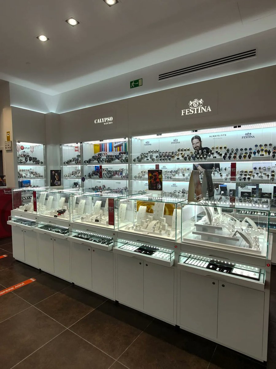 SiamMallTF's tweet image. Visita #TimeRoad de #SiamMall y déjate sorprender por la cantidad de marcas, modelos y promociones que ofrecen 😊 

¡Busca su tienda en la planta baja de nuestro centro comercial!