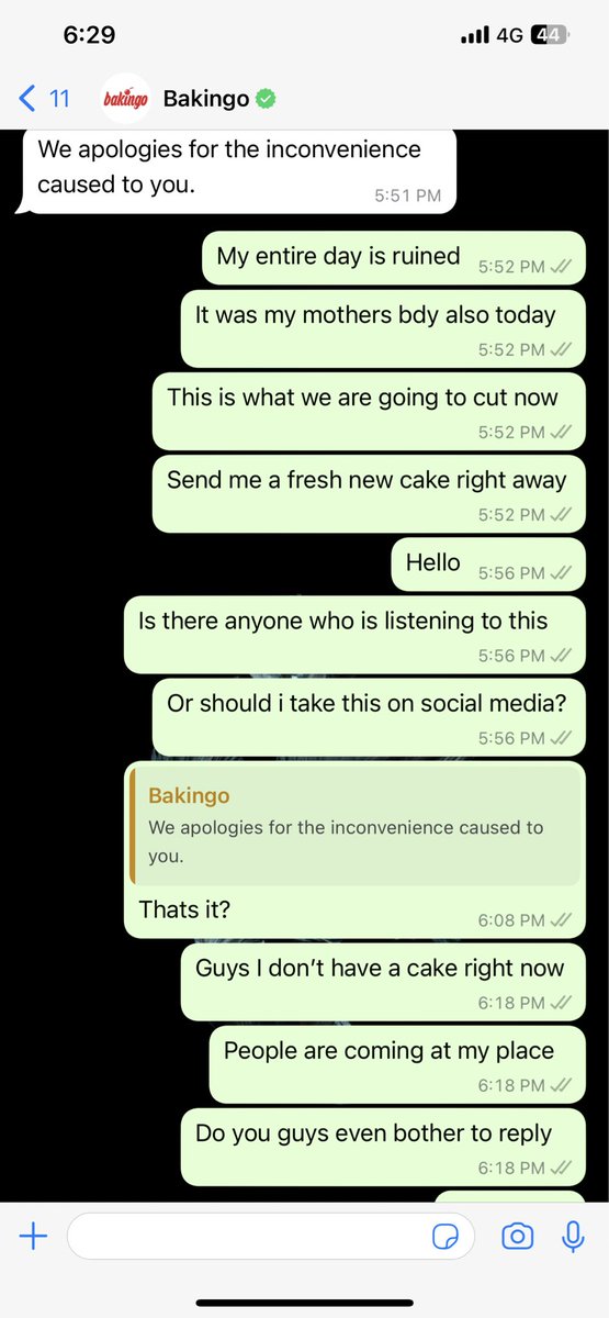 charu9225's tweet photo. @Bakingo_Online what kind of deliveries and what kind of customer care you have. Such a bad experience you provided me. It was my mothers birthday as well today and see what u delivered . And  see how your customer care responded to this.They are just apologetic and nothing more https://t.co/tdXPuC8Aia