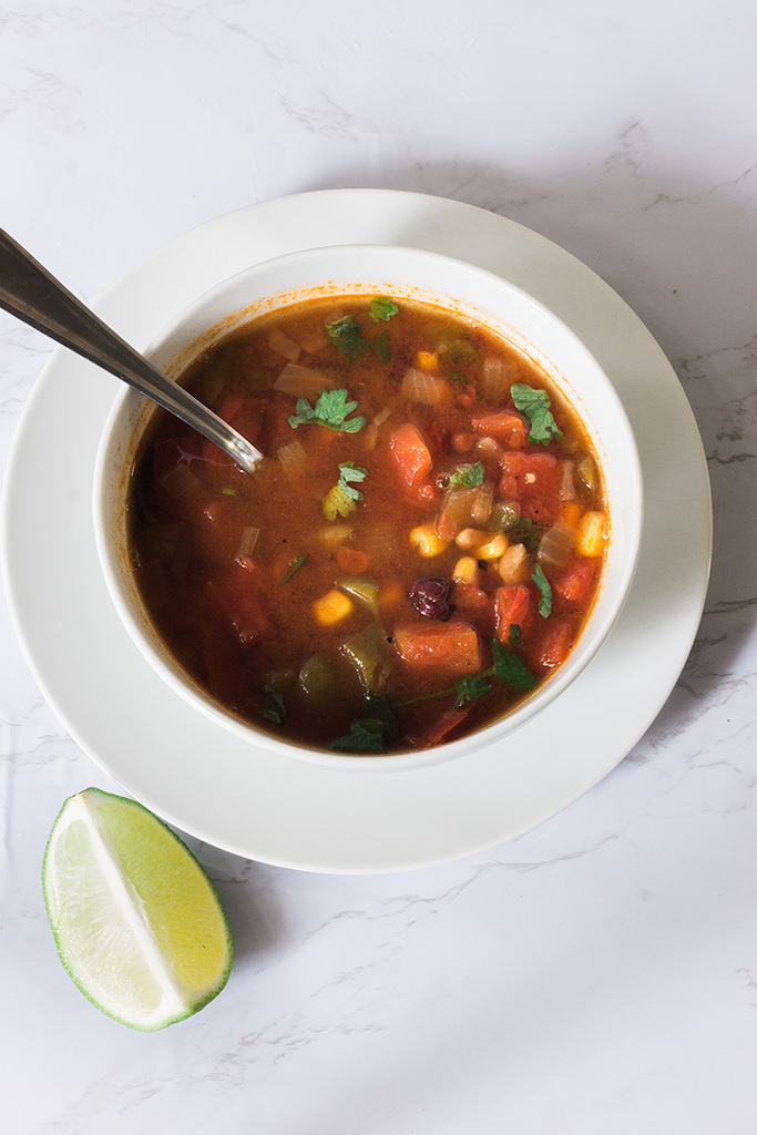 Looking for an easy and quick one-pot dish? Look no further! This tasty vegan soup is full of black beans, fire-roasted tomatoes, and corn then topped with lime juice and cilantro. It's super easy to make and budget-friendly!

 Get the recipe here ⬇️⬇️⬇️

…