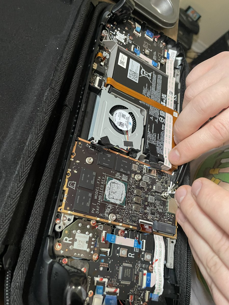 It’s fixed! I’m so relieved right now, I would have gone insane if it couldn’t be fixed. Thanks so much <a href="/Rayquaza911/">Rayquaza</a> for getting me the screen kit! Wouldn’t have been possible without you!