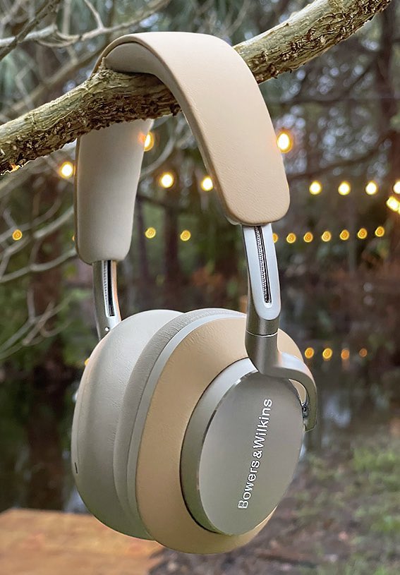 Houzvicka's tweet photo. @agentjaroslav Bowers and Wilkins. Ideální kombinace super designu a kvality zvuku... https://t.co/CybjoXtPnI