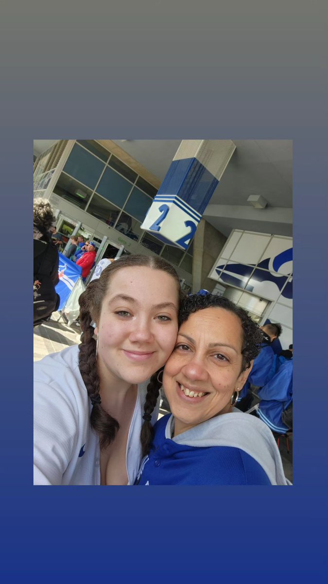 Mother's Day at the ballpark.
Thank you Bella. 
@BlueJays 
#HappyMothersDay 
#gojaysgo
⚾️ 🧢 💐