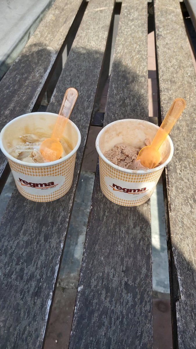 Apez140's tweet photo. #Momentos
De tomarse un #Helado de #Regma en la plaza de #Potes 😋.
#ViciosDeCantabria 🤣🤣🤣.
Alegría Mundo y Feliz Tarde de Domingo que termina...🧚‍♂️😎
#Liébana
#PicosDeEuropa
#Cantabria
#NorthernSpain
#Magia y #Belleza #Inmensa
#TourismSpain🇪🇦 https://t.co/UjBctYtXGm
