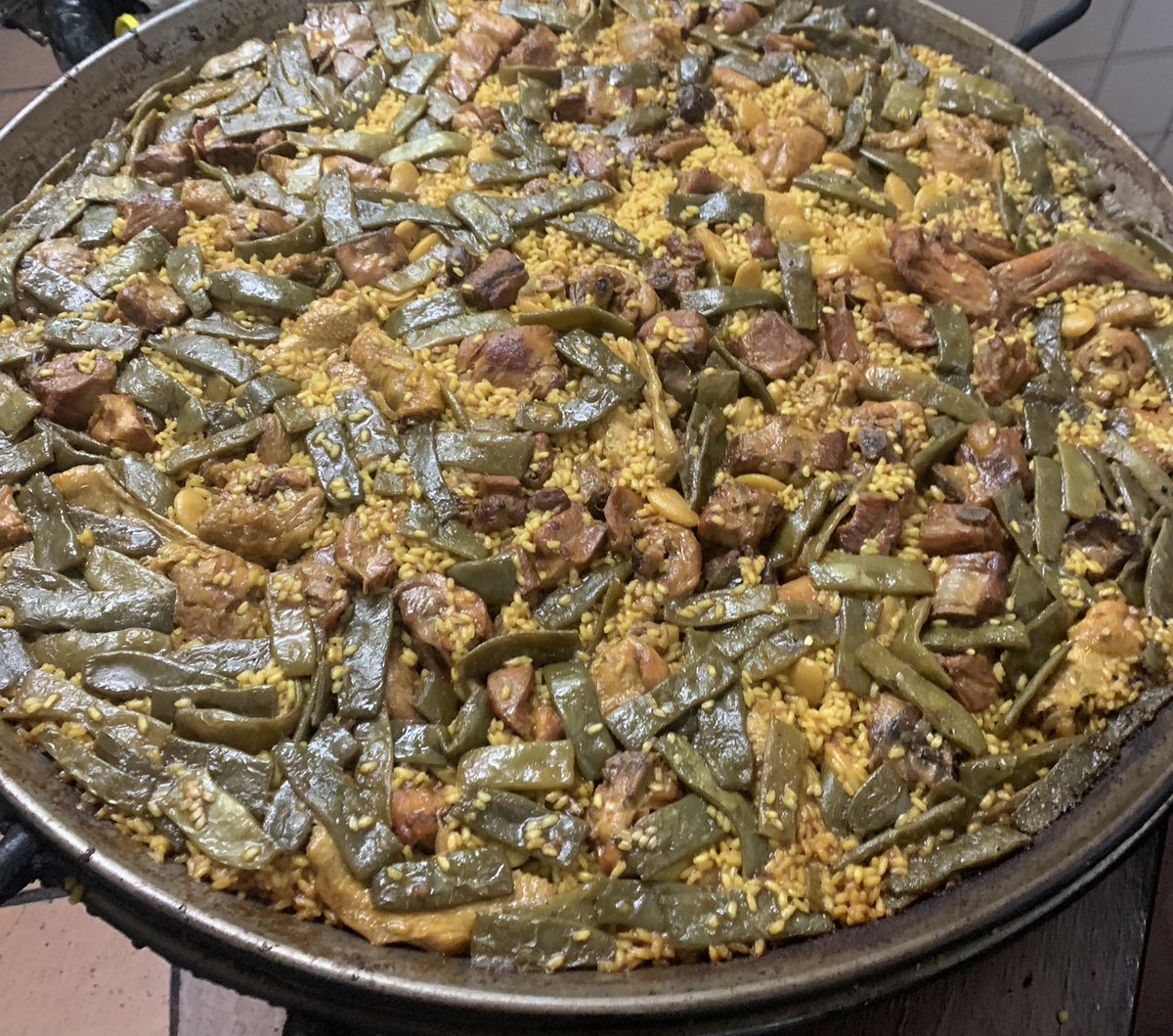 lespartCS's tweet image. Diumenge d paelletes a @lespartCS .
@wikipaella @pacolonso @comoju @RiceminsterUK @luis_arrufat @Jaumelic @LleoManolo @ample1956 @JMGarcera @blanquita_1983 @SompivoroJr01