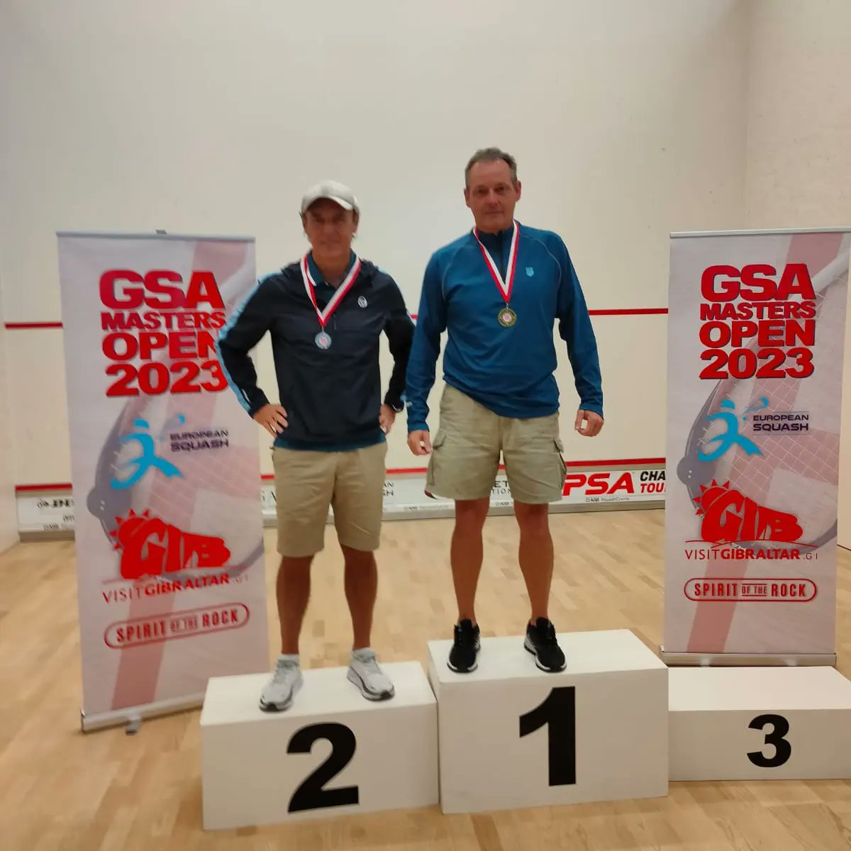 eapadel's tweet photo. Campeón Máster Europeo +50 de squash.
5 partidos duros, muy importante quedar 1°de mi grupo ganando al Noruego N2 del torneo y cogiendo esa calle para jugar el top 8.
Buena y luchada final remontando 1-0 y 2-1 abajo.
Estoy bastante contento con mi juego durante la competición https://t.co/IUgFqzbVTX