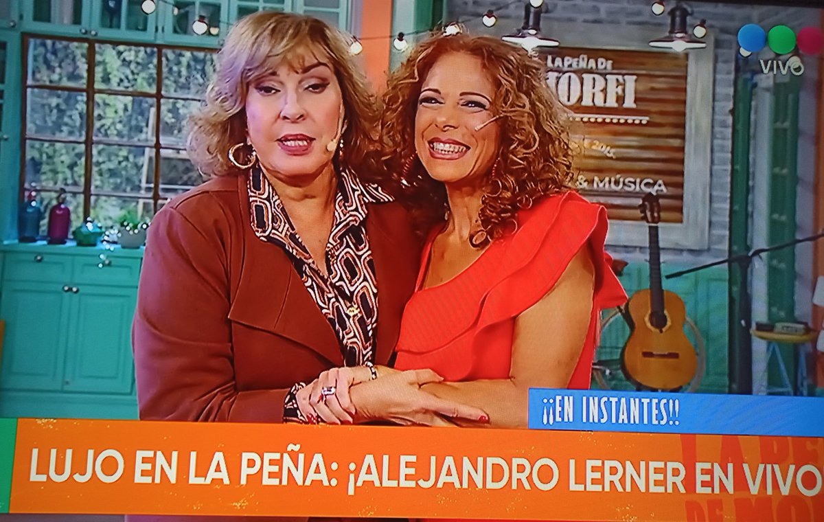 loanarudelli's tweet photo. Hermoso mediodía viéndote y acompañándote 👑 @ilianacalabro1 Un placer es verte y escucharte hablar de tu vida junto a la genia de georgi 💗... Siempre con vos TE QUIERO ILI ⭐!!! #LaPenaDeMorfi https://t.co/K2MQtuPqJG