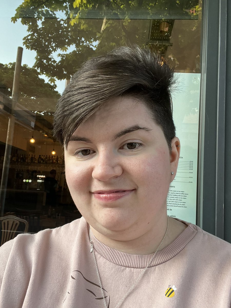 Chloe Eves tweet media