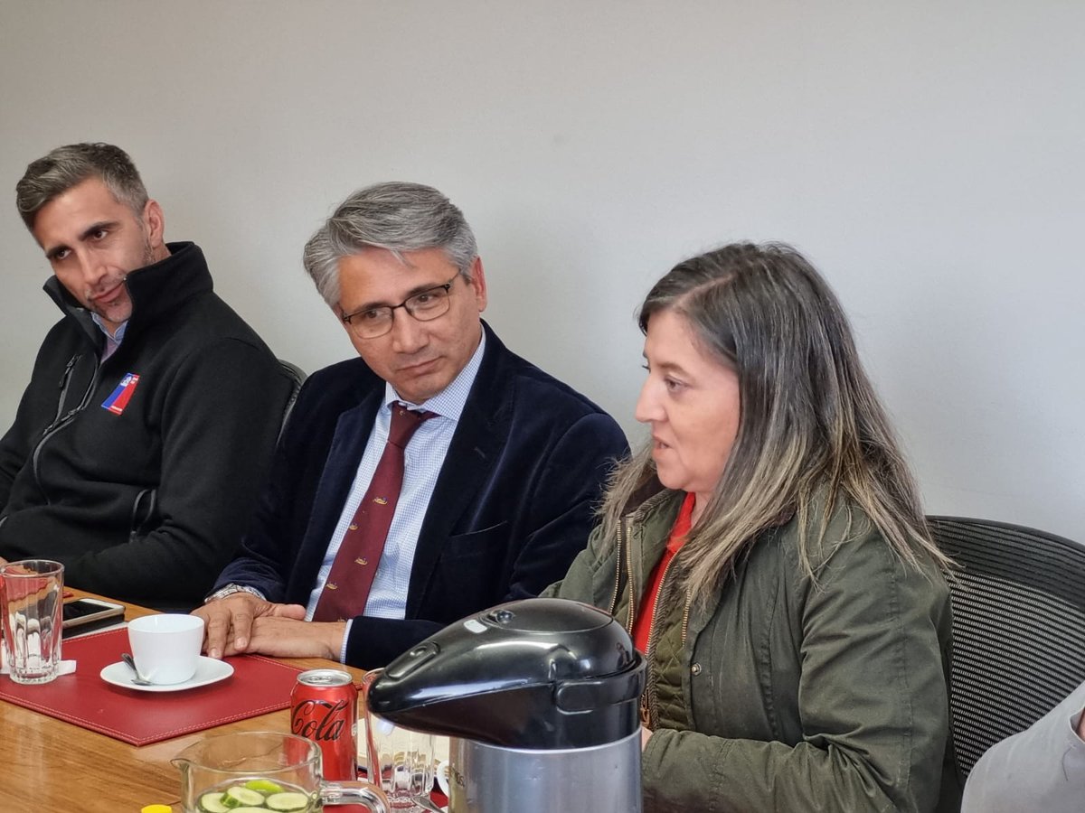 MintrabAysen's tweet photo. 📌Convocados hace algunos días por los principales gremios de la region #Aysén,Seremi @rdiazcordaro con @ol_aysen @drtaysen y @SenceAysen se reunieron con @CoyhaiqueCamara @CChCCoyhaique @SalmonChileAG @ConsejoSalmon #Ogana para abordar #Empleo #Informalidad #40Horas entre otros https://t.co/S3Ykm61qrJ