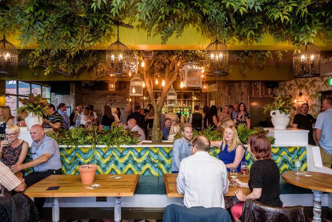 PottingShedBev's tweet image. 💚FREE ROOM HIRE 💚
If you need a function room for a Birthday, a Wedding, a Christening  or even a Work Meeting. We have the space for you ! 

Click here to enquire,
pottingshedbar.com/venues/beverle…

#FunctionRoom #Beverley #PottingShed #RoomHire #WeddingVenueBeverley