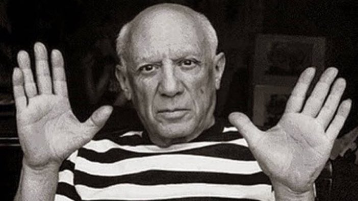 « Ne contredis jamais un con. Si tu attends un peu, il le fera de lui même. »
Pablo Picasso