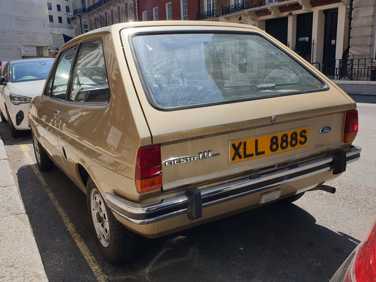 Spotted near Hanover Square. London, W1. 1977 MK1 Ford Fiesta 1.1 L Looking amazing for 46 years old! #MK1fiesta #vintageford #londonW1 #streetphotography #lifeinlondon #vintagecars