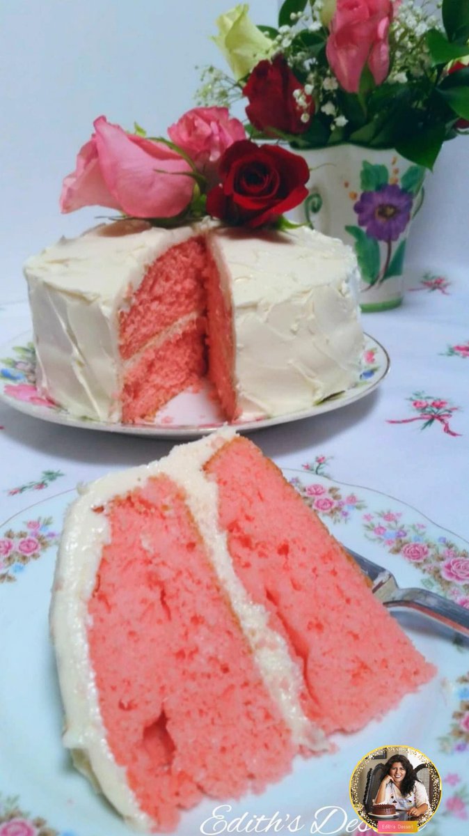 EdithMo35413905's tweet photo. Happy Mother's Day 🌹
#strawberrycake https://t.co/mRIONyskWG