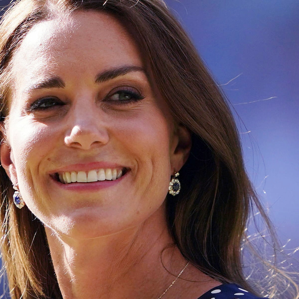 WalesRoyals's tweet photo. A confident woman doesn't need to pay "journalists" to write flattering articles about her.She focuses on her life and ignores the drama,rising above the hate and toxicity.She speaks through her actions and always knows her worth and potential.The Princess of Wales,everyone 😌❤ https://t.co/iykUHgLkWA