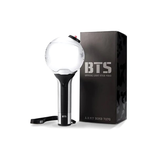 _fish_pp's tweet image. ARMY BOMB FOR SALE!!!! 
-purchased at BTS MOTS: Persona tour! 
-$50 

i accept cashapp, or ebay, only serious enquirers only! i cover shipping costs! 

#BTS2023 #bts #kpop