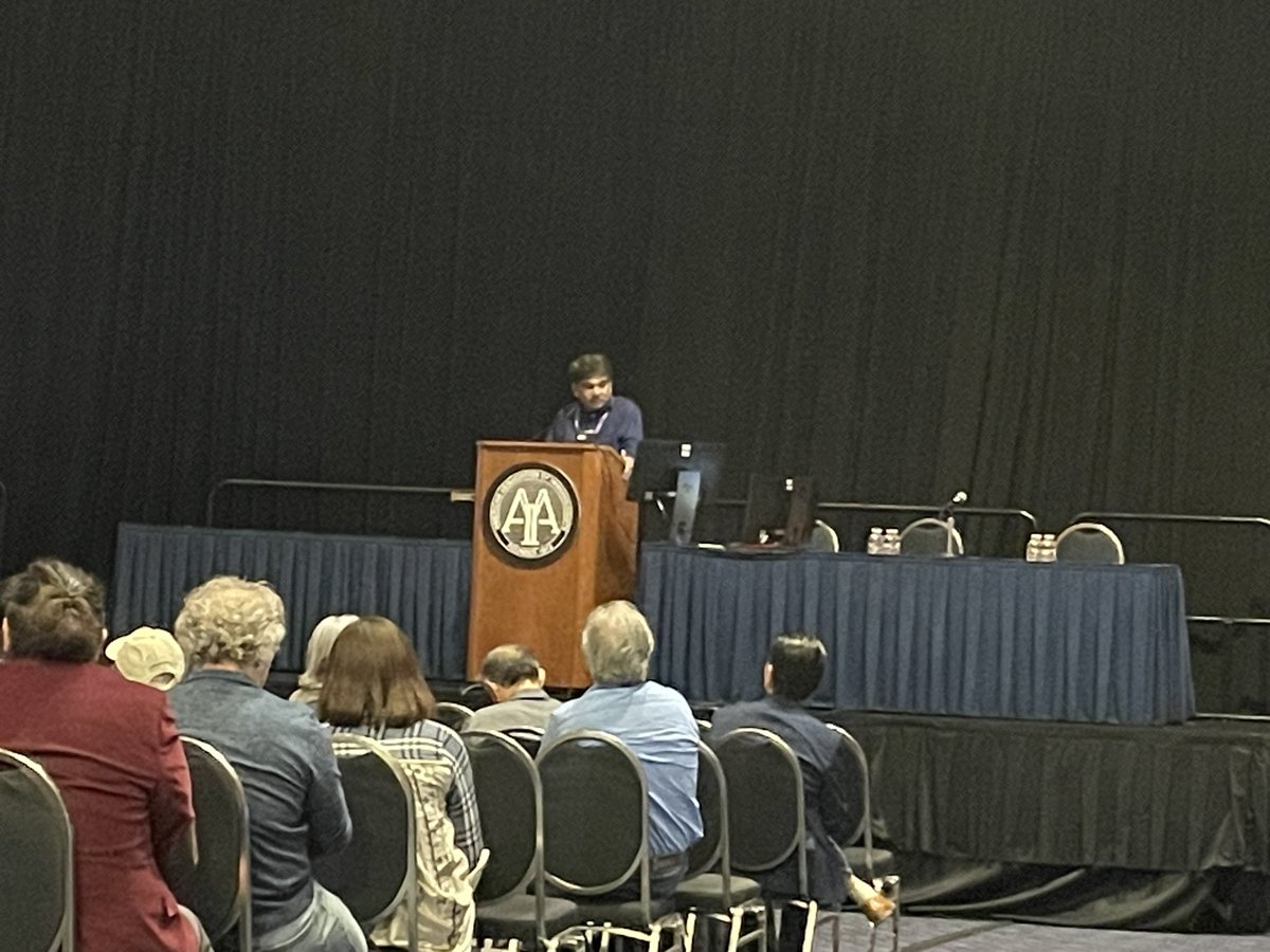 sjturn's tweet photo. Just presented this paper to my #BMS3031 students last week, now hearing from the person themselves about designing synthetic vaccines from first principals #AAI2023 @ImmunologyAAI #scienceyeah #immunityiscool https://t.co/IIQZlENq0k