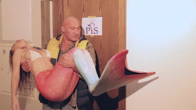 Tych trzeba na Eurowizję za rok https://t.co/GjAl1V3f5L<a href="/tag/footfetish"class="tags"><span>#footfetish</span></a><a href="/tag/feet"class="tags"><span>#feet</span></a><a href="/tag/slave"class="tags"><span>#slave</span></a><a href="/tag/stopy"class="tags"><span>#stopy</span></a>