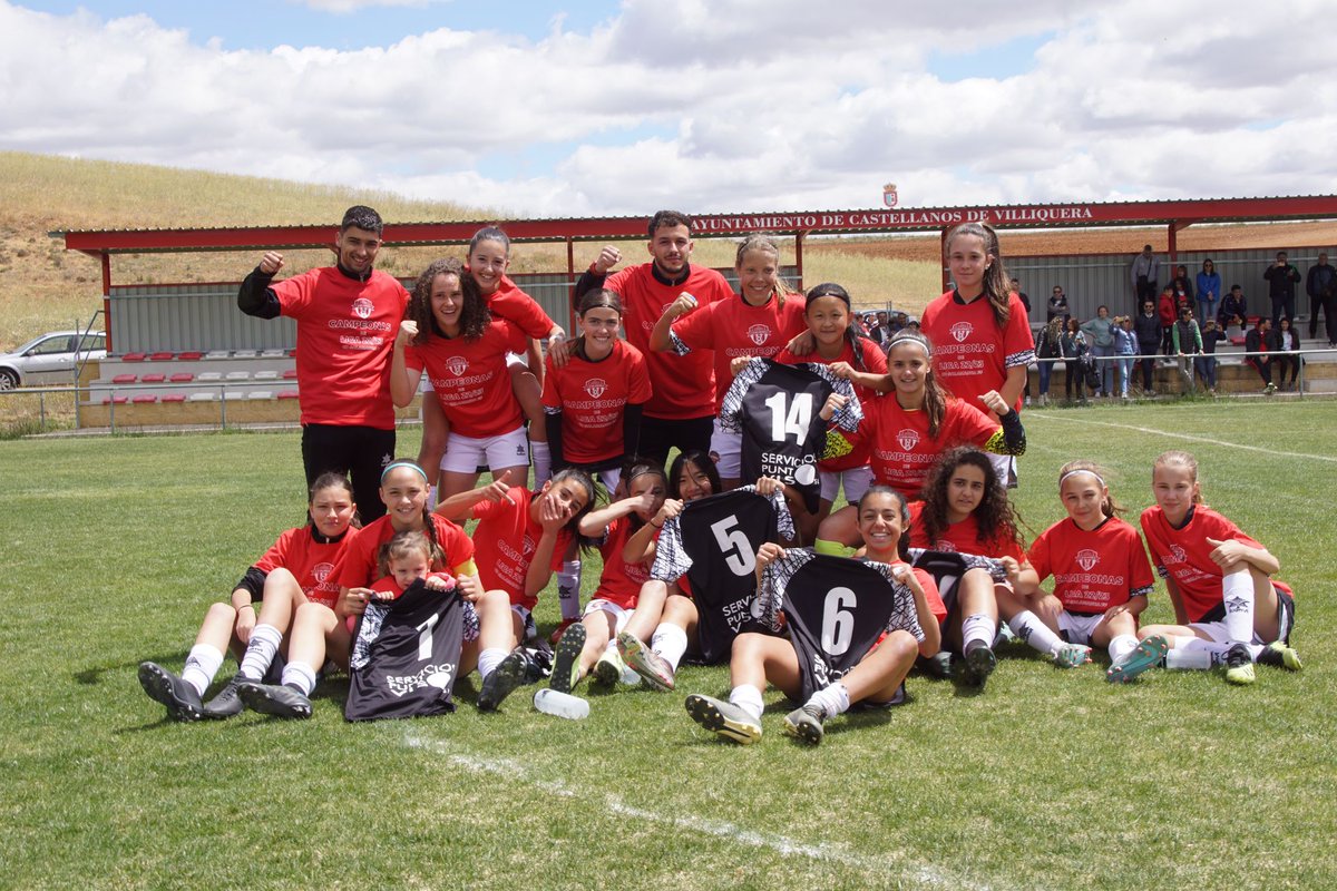 Ggm10_'s tweet photo. Un equipo que trabaja y ha creído en el proceso desde el principio, así es todo mucho más fácil. Lo conseguimos, y de qué manera.
¡¡Muchas gracias por este año tan bonito!!👥🫀
#Juntas #InfB🦁 https://t.co/aCXnT2qfph