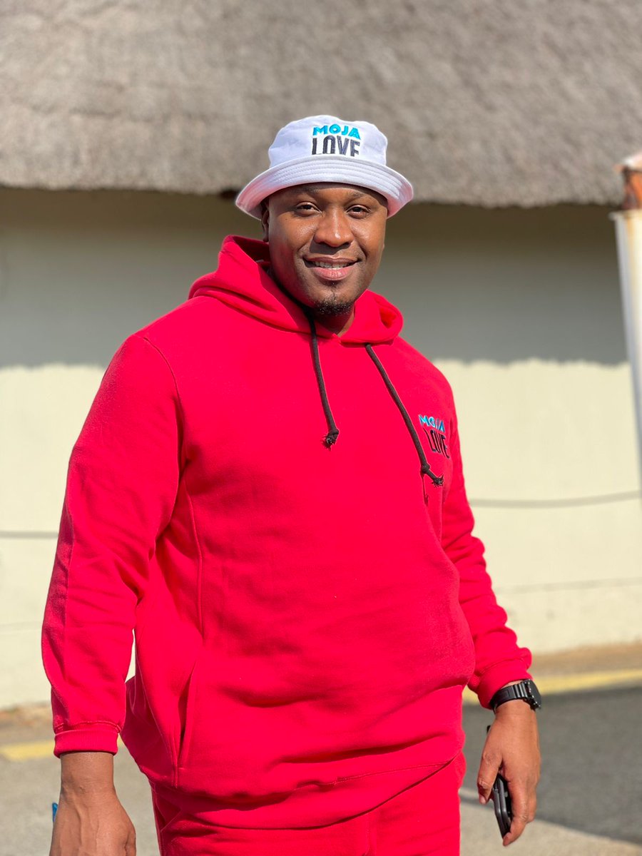 Undlunkulu_Xoli's tweet photo. Moja Love TV's Most Watched Shows in April 2023 

1. #Sizokthola 790 467
2. #XRepo  706 613
3. #IsencaneLengane 706 173
4. #YouPromisedToMarryMe 498 247 https://t.co/AG5hViDtoO