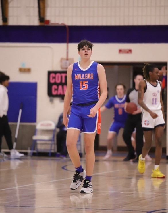 rodgerbohn's tweet photo. 6'9 2024 Kyle Jorgensen of Minneapolis Washburn (MN) dropped 27 pts (3 3PT) in @MNCometsElite win over D1 Nation AZ at #PHBattleAtTheLakes. Going up against athletic 7-footer, utilized perimeter skill, body, and change of pace to convert. One of MN's most unique players. https://t.co/t5kXLssxne