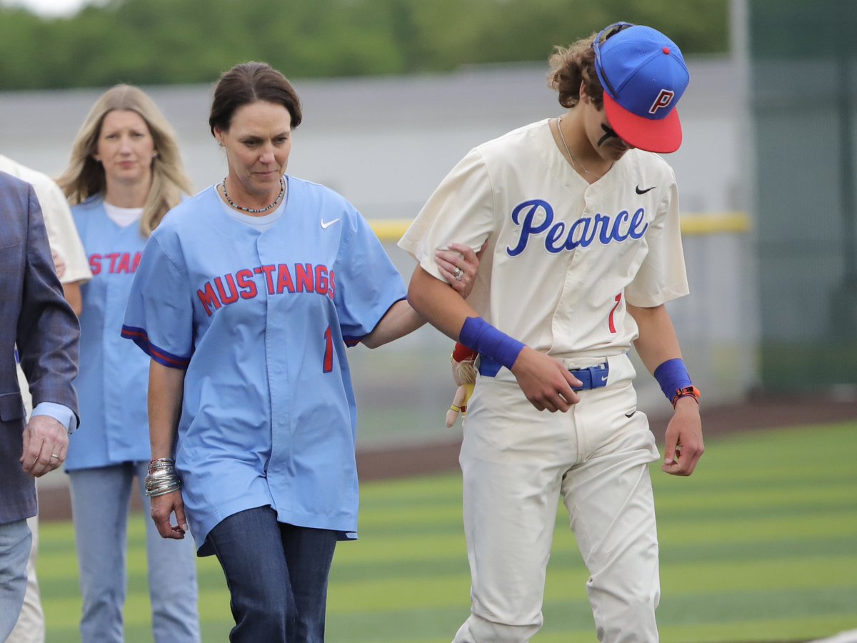 Mustangball tweet media