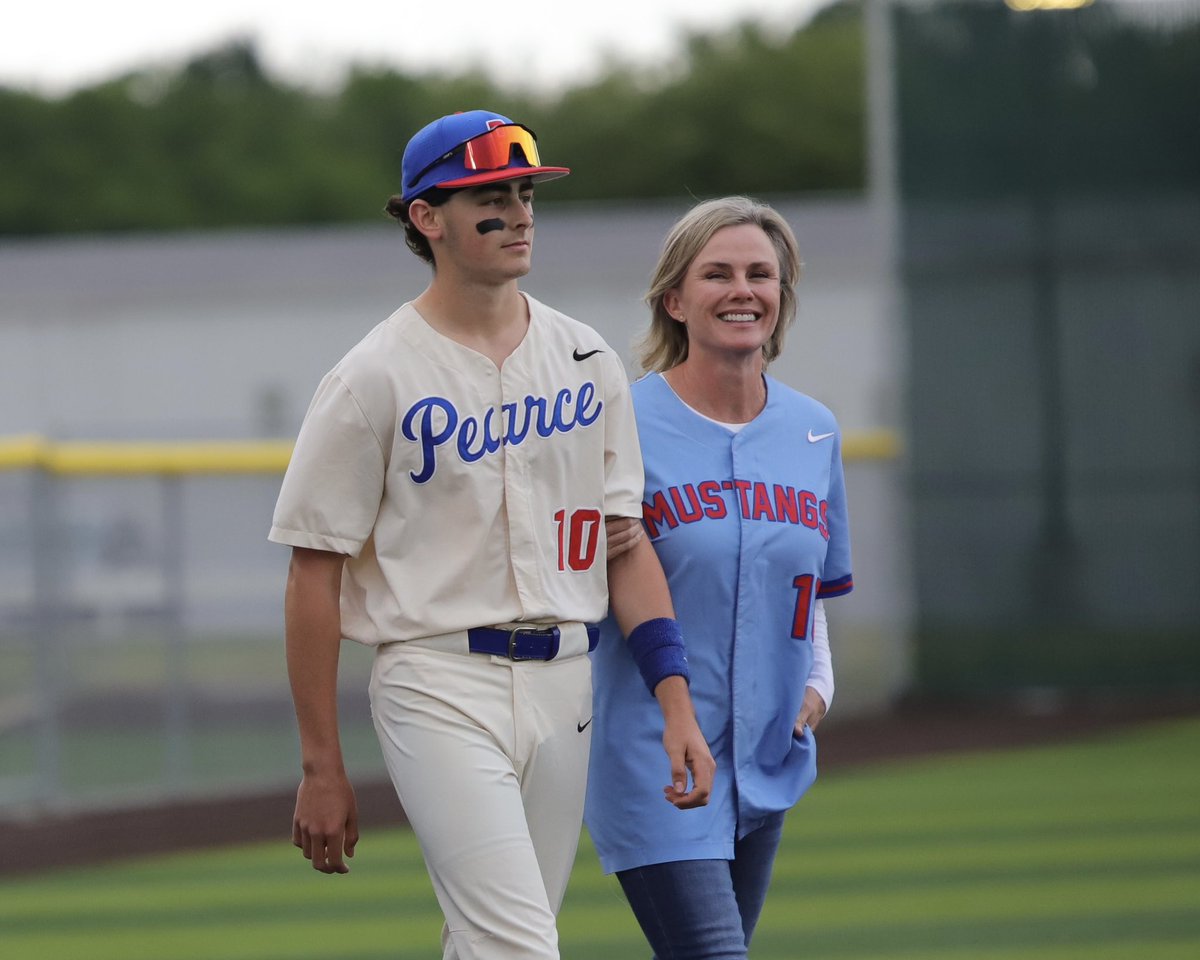 Mustangball tweet media