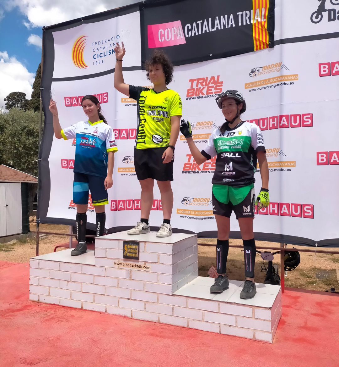 ciclismecat's tweet photo. 🏆Torredembarra dona inici a la @CopaCatTrial amb victòries de @SergiLlongueras i Alba Riera.

🚲115 pilots s'han reunit al Biketrial Costa Daurada Torredembarra a una setmana del Campionat de Catalunya a Ripoll.

+ info👉https://t.co/opj2yPFP2b

#ciclismecat #trial https://t.co/oNvTuc1Ts9