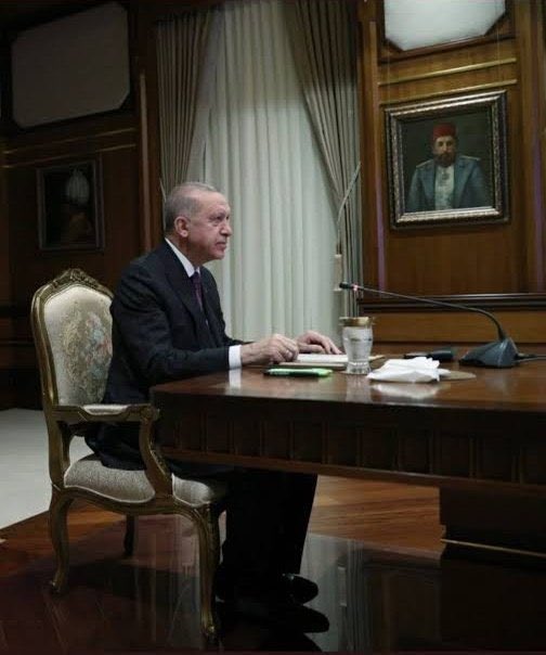 1453fy's tweet photo. Seni Abdülhamid’in yalnızlığına bırakmadık. https://t.co/1A44XlVhY6