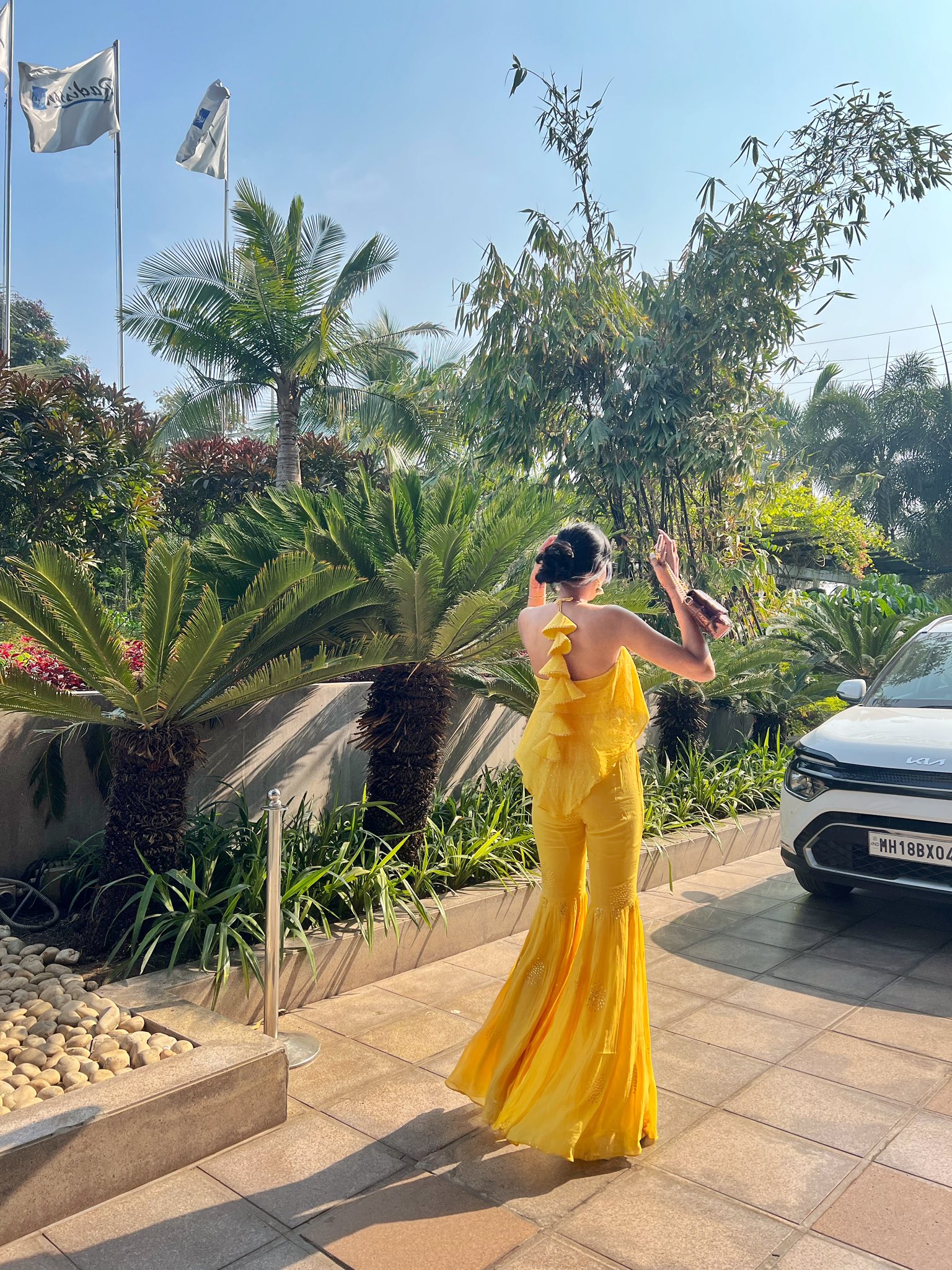 Chrysanthemum gown shop privacy please