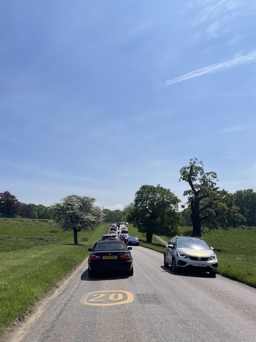 Usual ridiculous queue of cars at every car park in Richmond Park today 🚗 🚗 🚗 

Cyclists having to filter down the middle to get through.

<a href="/theroyalparks/">The Royal Parks</a> - how on earth do you think this is an acceptable way to run your nature reserve?

<a href="/RichmondPkCycle/">RichmondParkCyclists</a> <a href="/RichmondCycling/">Richmond Cycling Campaign</a>