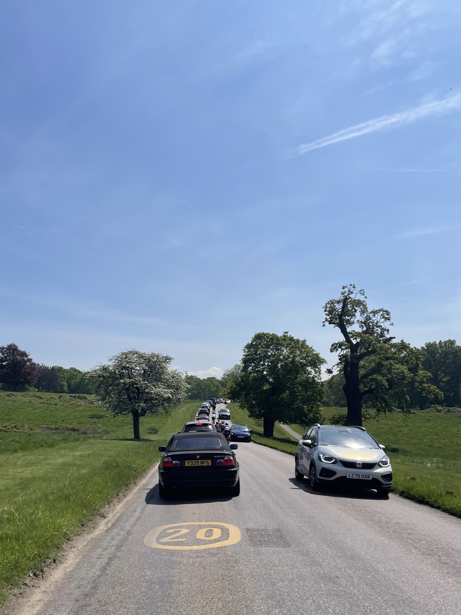 charlotte-baker-on-twitter-usual-ridiculous-queue-of-cars-at-every