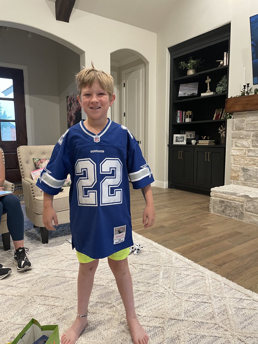 This dude is 8 today! Never a dull moment with Walker in the room. Happy birthday bud and you have great taste in jerseys.
