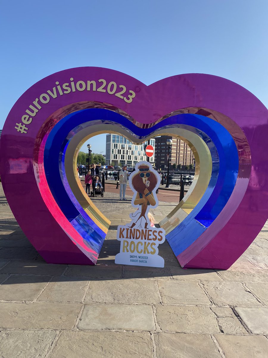 SherylWebsters's tweet photo. Absolutely…#unitedbymusic !  🎵🎤
U did us proud yesterday #liverpool 
Amazing atmosphere in &amp; around the city ! @Eurovision #music #robertgarcia   @YeehooPress https://t.co/TqsvcUXp53