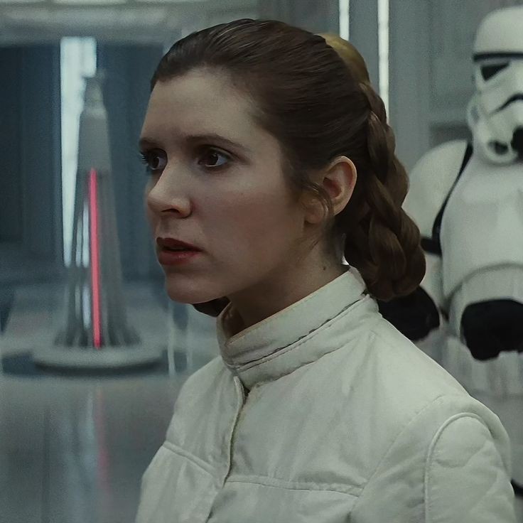 ❝ Hope didn't die with me.
         It just died inside me. ❞

— Independent + Sith AU of Leia Organa.
— MVRP + #SWRP + #StarWarsRP
— Dark themes.