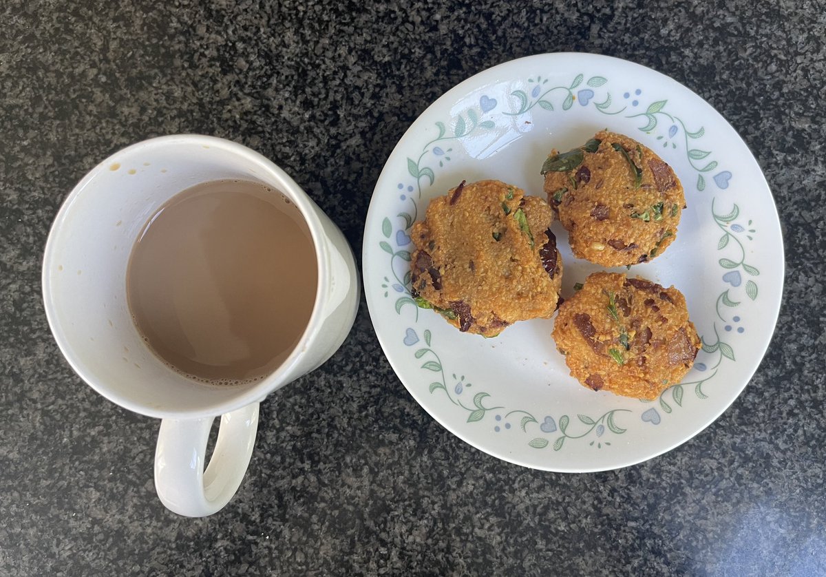 Morning Saga…..

#Chai #DalVada #IndianSnack #SundayVibes #BlessedSunday 
#HappyMothersDayWeekend