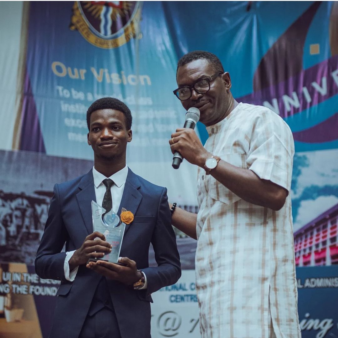 GoodnessOkusan1's tweet photo. Last Thursday, as Arts LnD President, I led the team to win Jaw war, the top sub-Saharan public speaking comp for the 2nd time.
 
I was honored as the Overall Best Speaker, Best finalist, and Best Speaker at finals. Yayyy!🎉. Ise emi mimo ni!

#PublicSpeakingChampion #Jawwar23 https://t.co/FRo99zB2SW