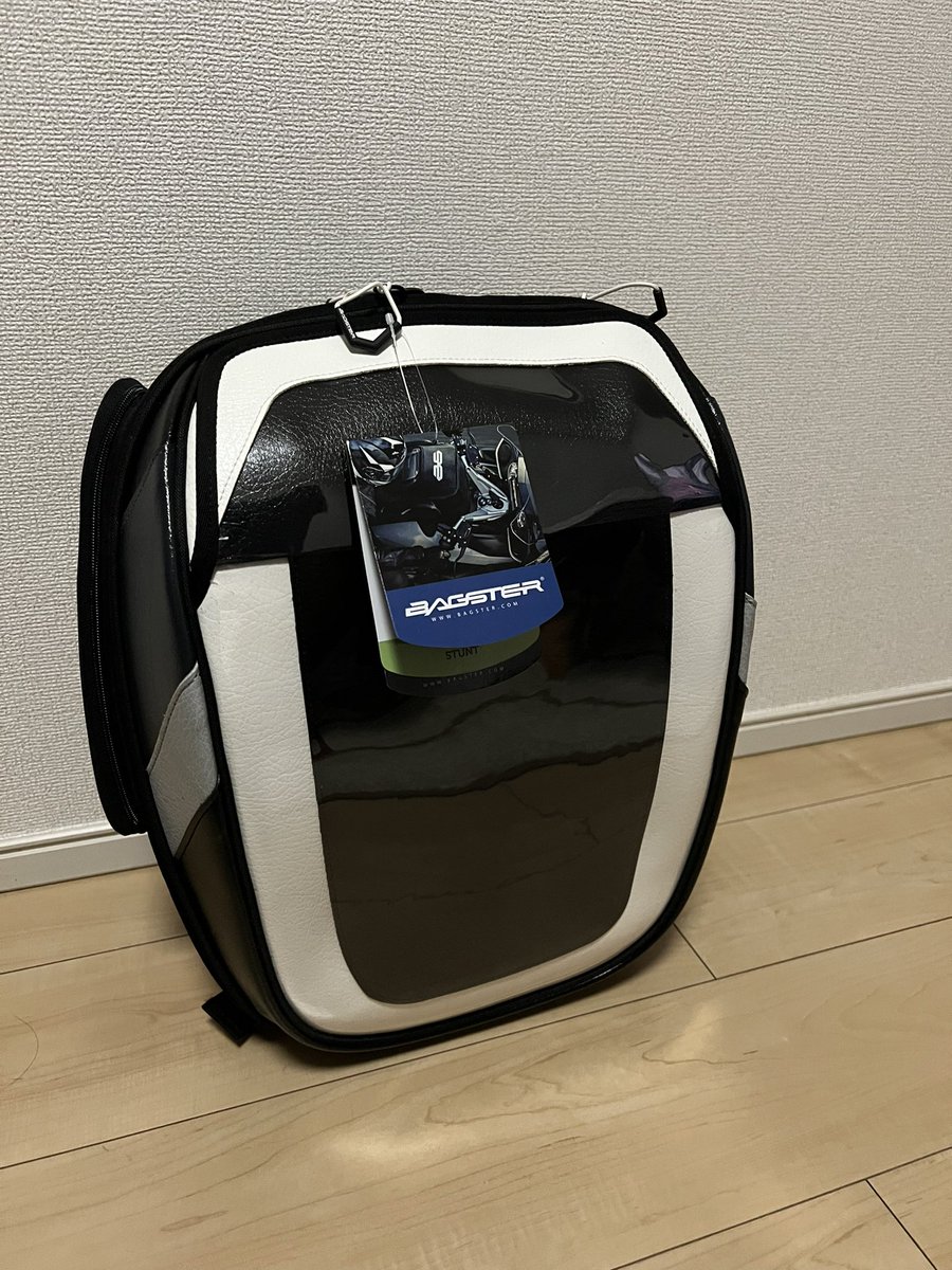 minihel250's tweet photo. プチツーがてらバクスターのタンクバック（22L）ポチッたので試運転してみました！
圧倒的存在感‼︎😳
ここから＋10L拡張できるってメーター見えなくなっちゃうよ笑😂

 #BAGSTER
 #レブル250 https://t.co/moia4ExtVA