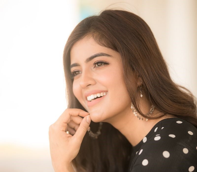 NKrrishnraj's tweet photo. Happiest birthday our princess gorgeous superstar actress @Actor_Amritha garu 🌸
God bless you and keep shining ⭐
With blessings and lots of love ❤️
#HBDAmritha #HBDAmrithaAiyer
#HappyBirthdayAmrithaAiyer https://t.co/Z9nm3j7AiY
