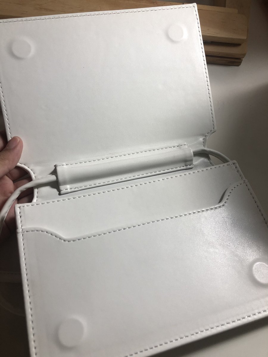 __wwbq's tweet photo. ส่งต่อกระเป๋าหนัง pu ปรับสายได้ จากร้าน rawit.official รุ่น raw bag สี white ยังไม่เคยใช้งานค่า 990รวมส่ง (ราคาเต็ม 1,190) #ส่งต่อ #ส่งต่อกระเป๋า #กระเป๋า #rawit #ส่งต่อเสื้อผ้า https://t.co/excglJcN17