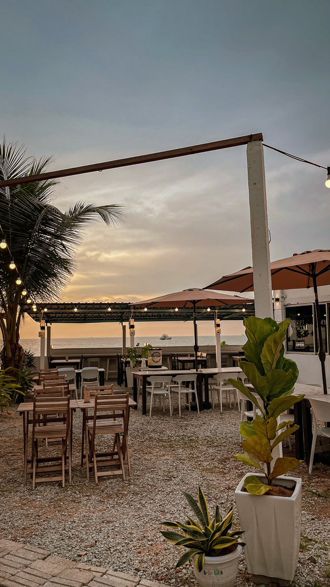 rienayumi's tweet photo. Cafe #172023

Kopi Pantai Port Dickson
Operation Hours: 4pm - 11pm

Coffee shop with good sunset view

@ngopiss @petakopi_my https://t.co/cHTeocAErA