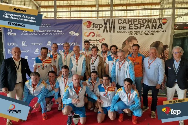 padelfederacion's tweet photo. ๐๐๐ ๐๐๐ฆ๐ฉ๐๐จ๐ง๐๐ญ๐จ ๐๐ ๐๐ฌ๐ฉ๐รฑ๐ ๐๐๐ฅ๐๐๐๐ข๐จ๐ง๐๐ฌ ๐๐ฎ๐ญ๐จ๐งรณ๐ฆ๐ข๐๐๐ฌ ๐๐ ๐๐๐ญ๐๐ซ๐๐ง๐จ๐ฌ
๐ENTREGA DE PREMIOS 1ยช Categorรญa Masculina
๐ฅ@FMP_Padel
๐ฅ@PadelCV
๐ @rnadalacademy
๐ Padel Indoor Manacor
๐ค๐ฝ @FPadelIB
#CESAVMallorca2023
#FEP #FEPpadel https://t.co/M27BAyoz9A