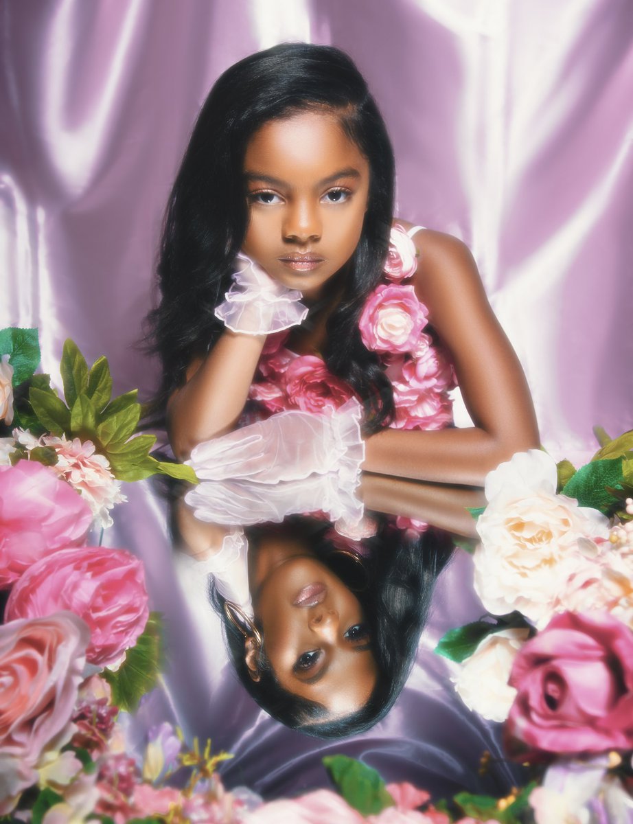 zoralepu's tweet photo. The best reflection of me 🌸 https://t.co/e7ettXOF6r
