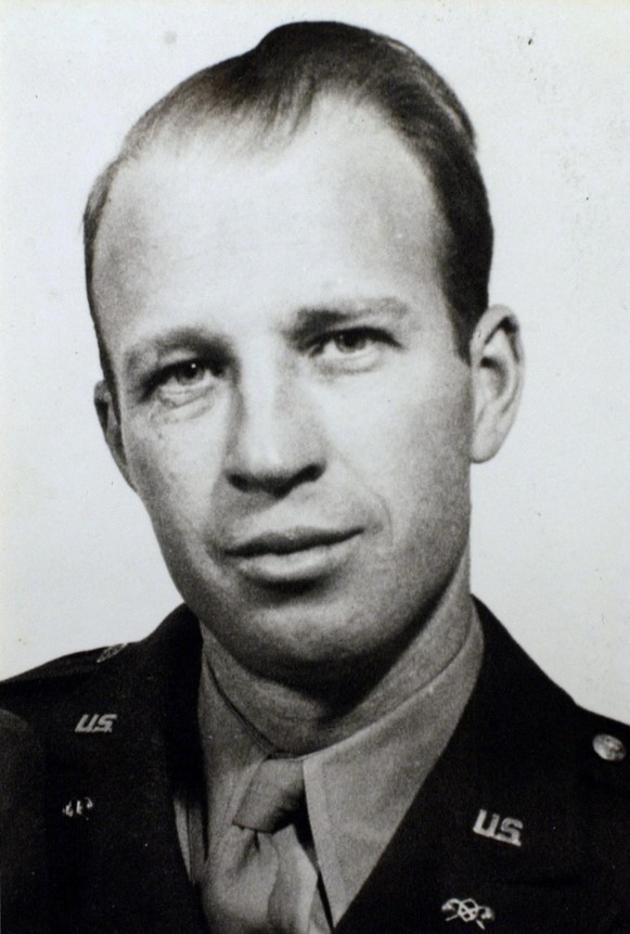 LandlordLinks's tweet photo. CIA SCIENTIST FRANK OLSON

On November 28, 1953, Frank Olson, was said to have "jumped" from the window of the Hotel Statler in NYC.

The hotel changed its name to Hotel Pennsylvania.

Among Arthur G. Cohen's holdings was the Hotel Pennsylvania. #CIAfront #FrankOlson #ArthurCohen https://t.co/vmWZH5Wg0P
