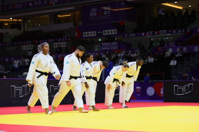 L'équipe de France en finale des Mondiaux de Doha: L'équipe de France s'est qualifiée pour la finale de l'épreuve mixte par équipes des Championnats du monde de Doha (Qatar) ce dimanche en écartant l'Allemagne (4-1). Les Bleus… ** martialnet.it dlvr.it/Sp1clq