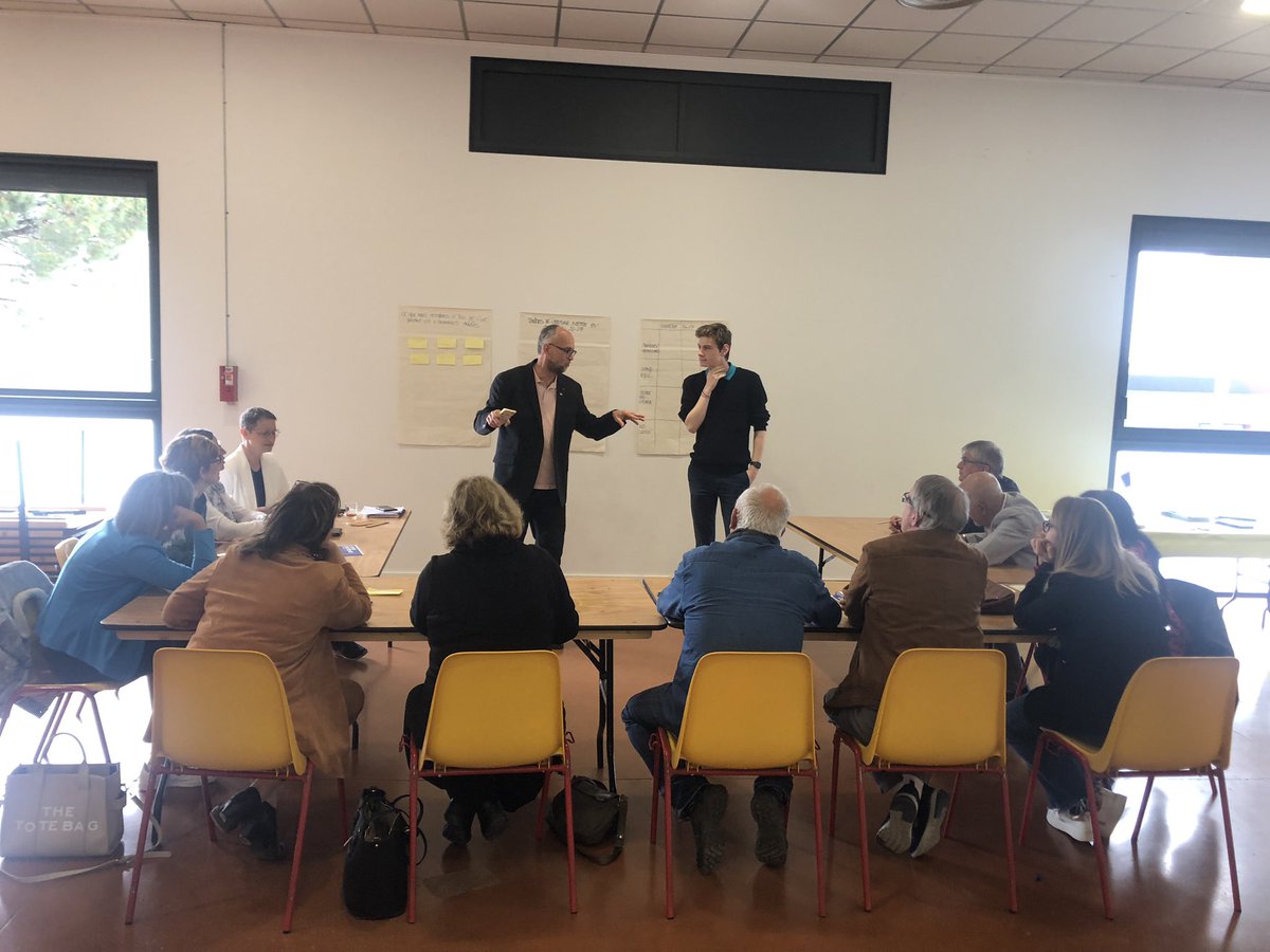 RenaissanceUE26's tweet photo. 🇪🇺💥Ardèche &amp; Drôme unis pour la #fetedelEurope 

Immense plaisir d'échanger autour de la souveraineté 🇪🇺avec la députée @VTrillet_Lenoir @Ensemble_UE et Audrey Soria #TeamEu 

Une formidable énergie 🇪🇺 des adhérents et des élus•es @bernard_buis @olivierdussopt @LHeydelGrillere https://t.co/THdaTK26no