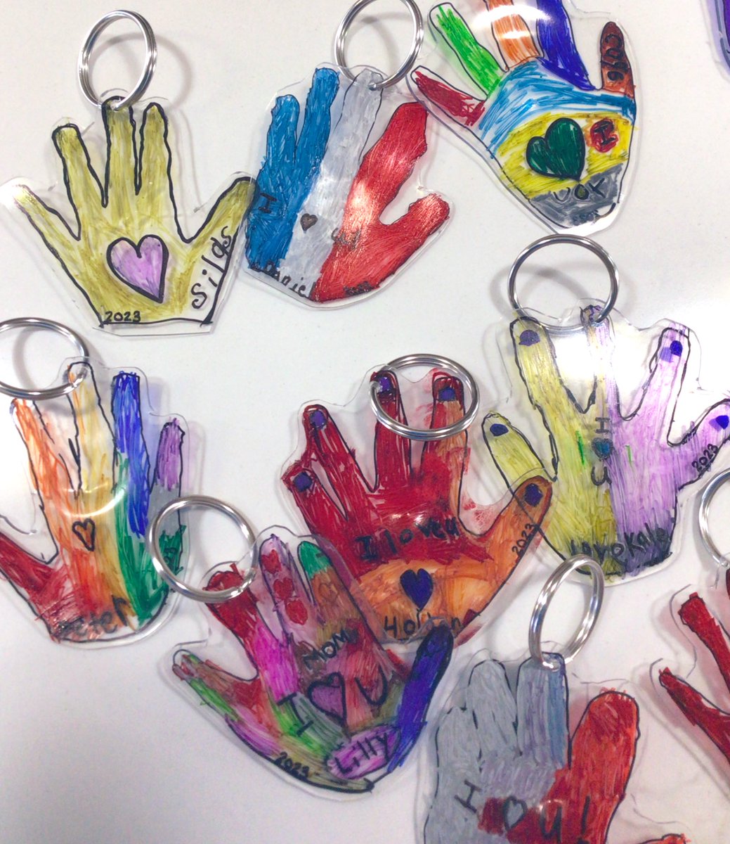 Our m❤️m experts created a handprint keychain and a perfect How To Be My Mom story for our beautiful mommas! Happy Mother’s Day <a href="/Spitzeeschool/">Spitzee Elementary</a>