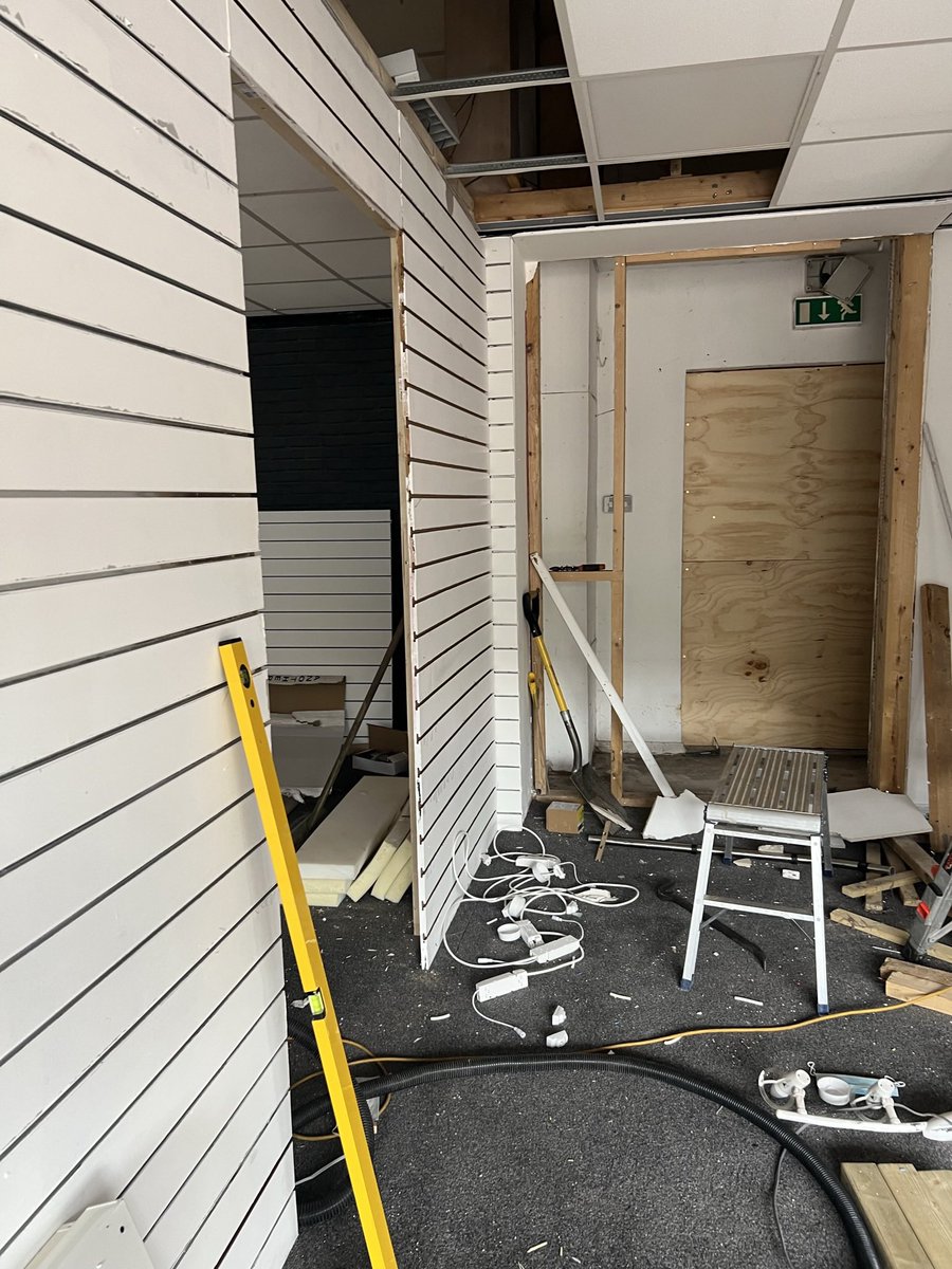 valleyupholst's tweet image. Still plenty to do inside as well. The central wall is up now though. #stalybridge #newshop #shoprefit