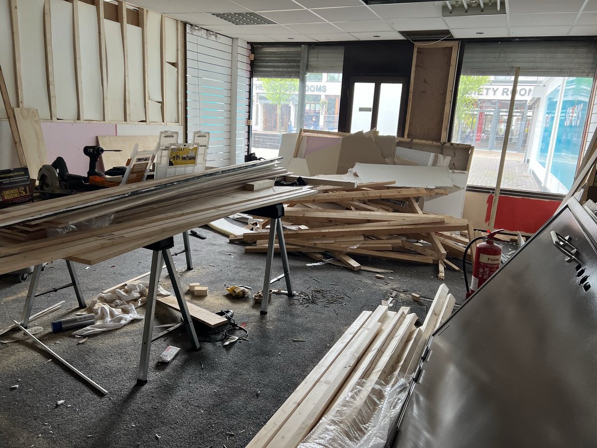 valleyupholst's tweet image. Still plenty to do inside as well. The central wall is up now though. #stalybridge #newshop #shoprefit