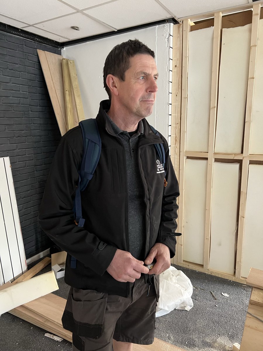valleyupholst's tweet image. Still plenty to do inside as well. The central wall is up now though. #stalybridge #newshop #shoprefit
