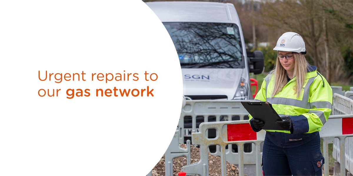 We're carrying out emergency repairs in #Mitcham, at London Road, junction with Streatham Road. For everyone's safety, we've had to put up 5-way traffic lights at this location. Apologies for the inconvenience this is causing to motorists. Updates here: bit.ly/31Jfmx7