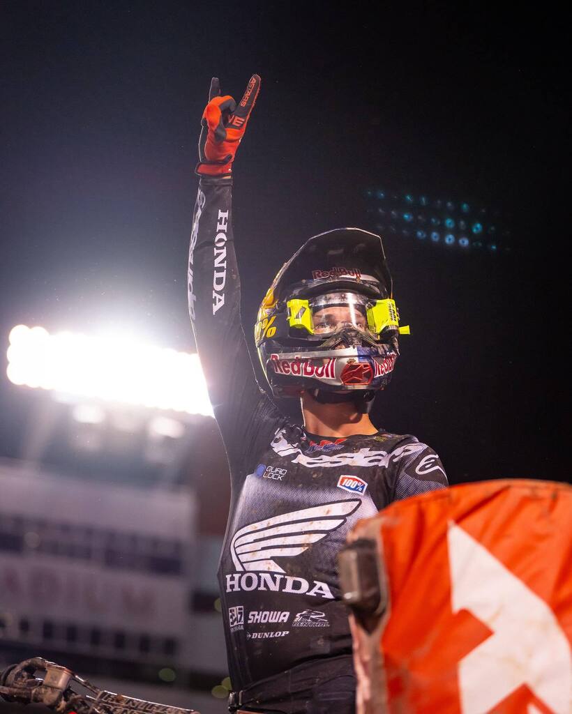 ride100percent's tweet image. Going out on top 🤘
#Ride100Percent
#Champ #SX #Racing
#Moto #Vision #Supercross
#SeeMoreofWhatMatters instagr.am/p/CsOcvhVrXHd/